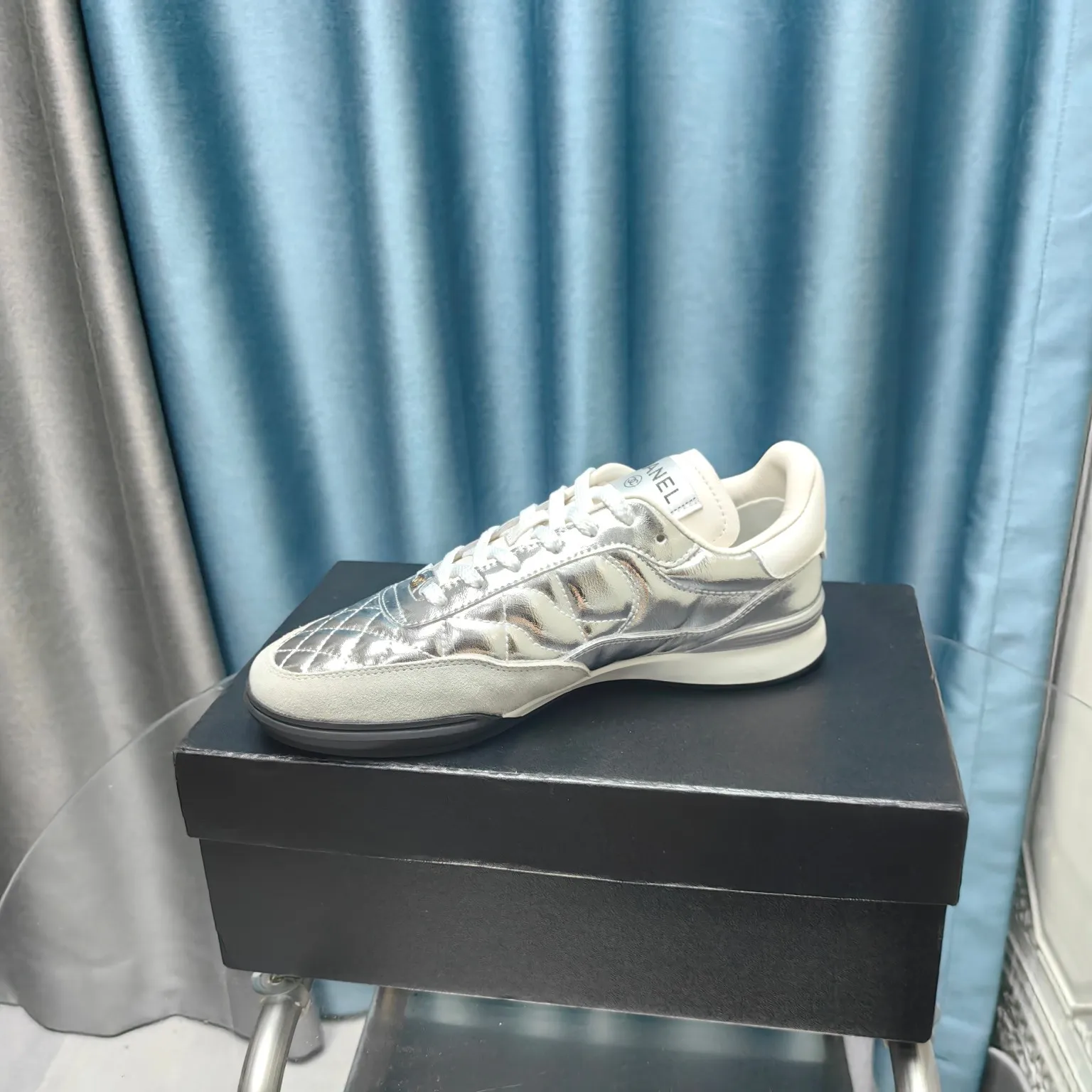 👟👟Ex-factory price 520👟👟 Women's Shoes Women's Clothing Women's Shoes Factory Chanel Chanel - 2024 Counter Top Casual Sports Shoes This classic design; the upper is electro-embroidered with a variety of techniques; the outsole is fashionable and sporty; it is unusual to incorporate a variety of color matching elements... The diversified mix and match is very beautiful and versatile, and can be used for leisure, fashion, sports and outdoor... ꫛꫀꪝ Go➫ Material: ❶The upper is made of: original imported mixed-breed sheep ❷The inner lining is made of: the original imported breathable sheepskin ❸The outsole is based on: original T👟👟factory price U outsole. Counter boutique packaging complete set for women 35–41